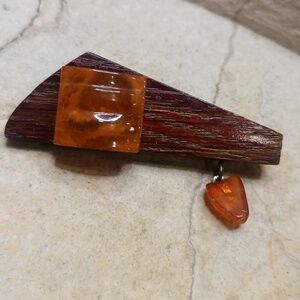 Vintage Butterscotch Egg Yolk Baltic Amber Brooch